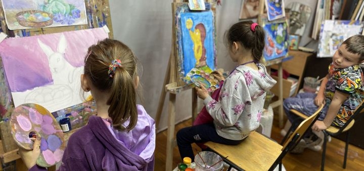 Classes at the Academic Studio of Drawing and Painting "Caravel" in Odessa. Sign up for drawing lessons on the stock.