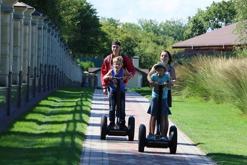 Come to the Mezhyhirya estate for a ride on the Segway.