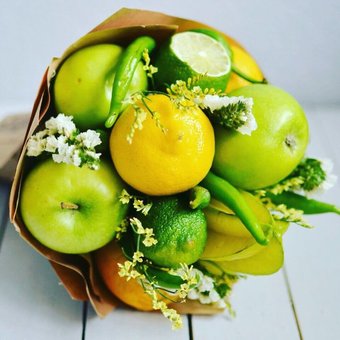 5 reasons to order a bouquet in the studio "Fruits & Flowers Market"